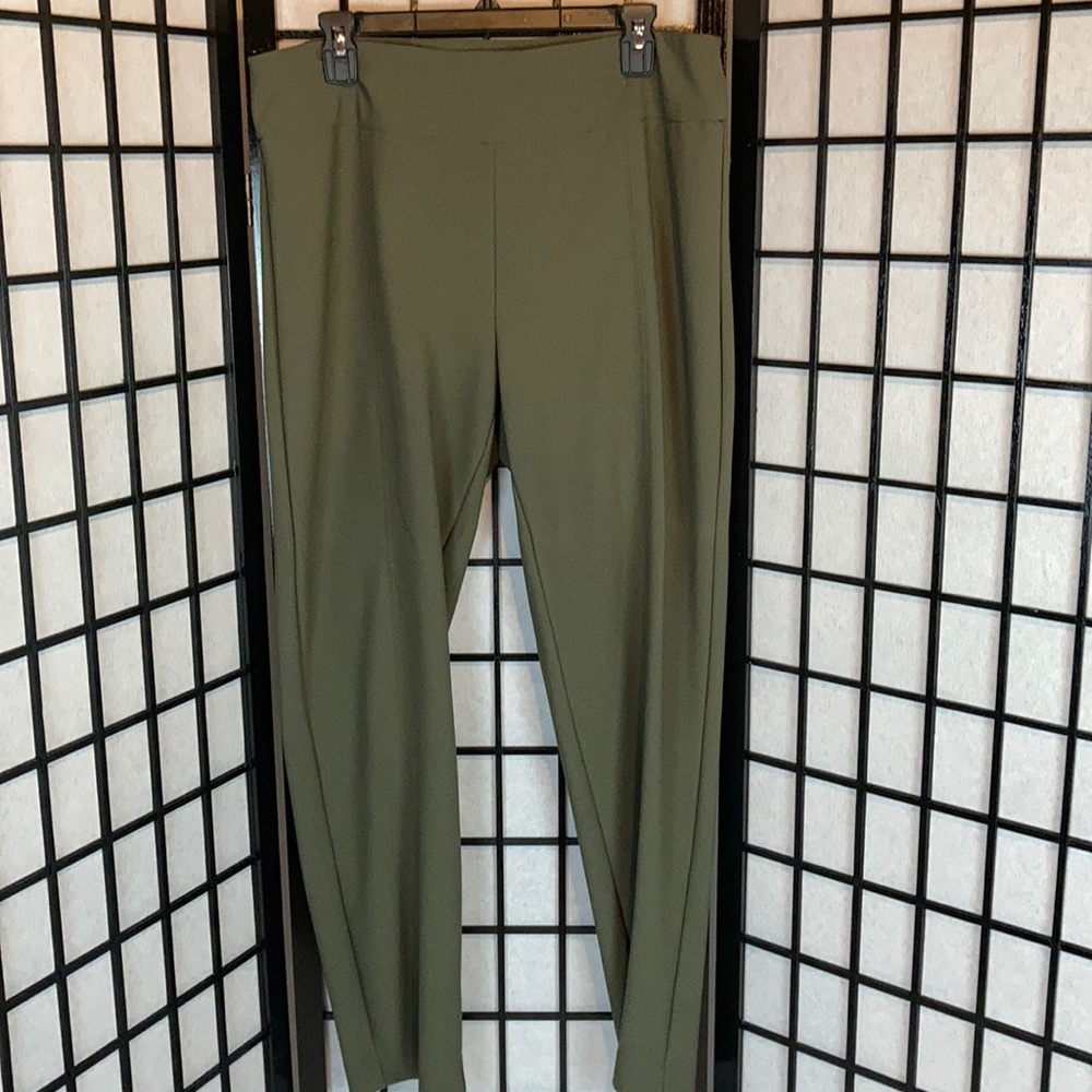 NEW DIRECTIONS Knit Pants